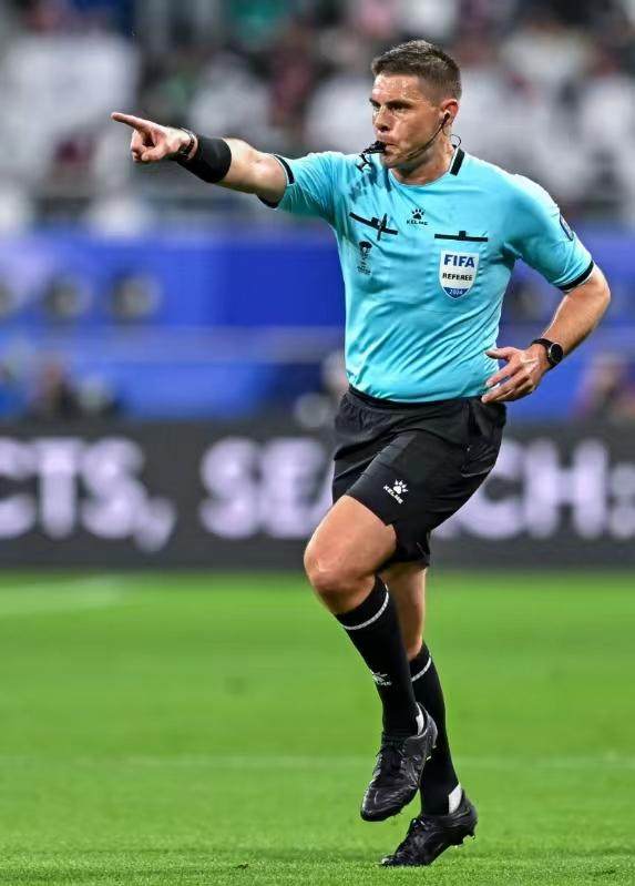 博鱼BOYU SPORTS-宿命？澳洲裁判执法新中之战 伊万遇命运转折裁判