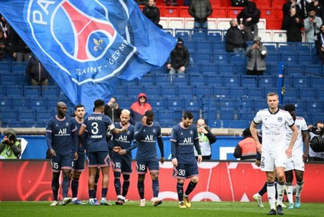 博鱼体育入口-漫天嘘声下三球“惨胜” 巴黎度过了一个黑色星期日