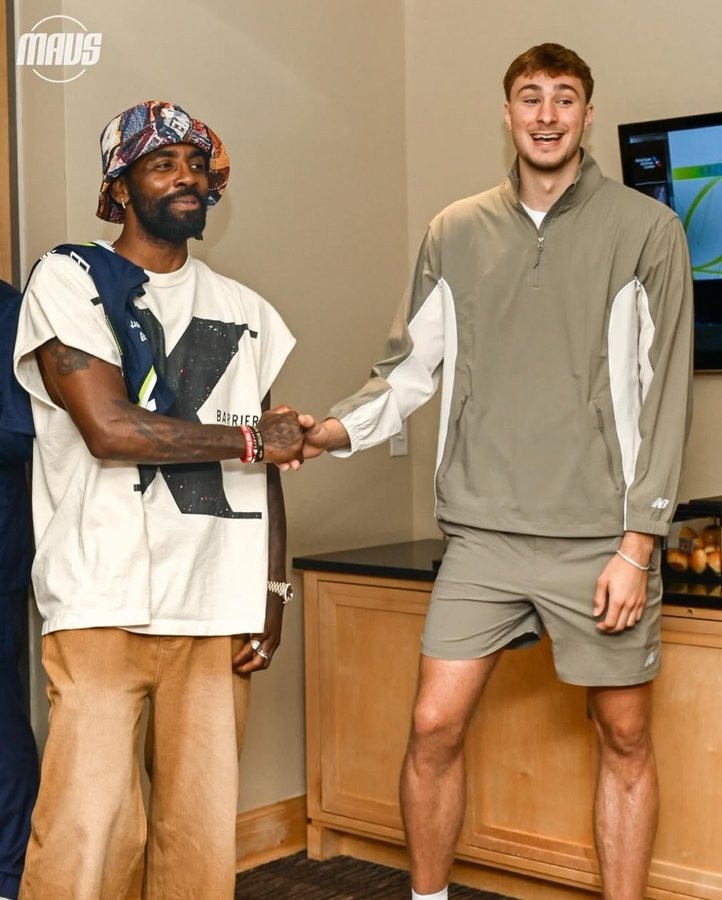 博鱼体育下载-浓眉被送走！队记：独行侠坚信弗拉格和欧文的组合能够取得成功