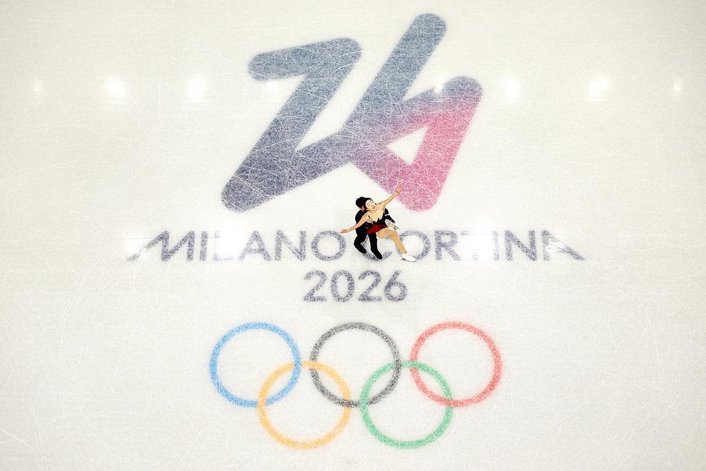 博鱼BOYU SPORTS-隋文静/韩聪亮相米兰冬奥会,团体赛双人滑短节目排名第六